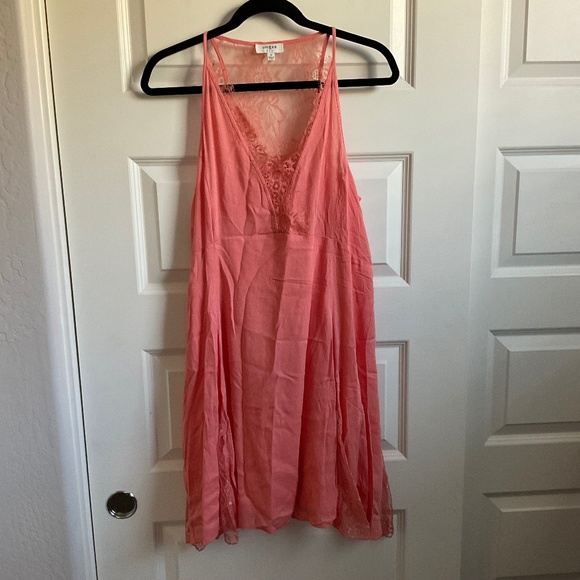 Umgee Lace Detail Gauzy Knee Length Dress - Peachy Pink - Size Medium - Picture 1 of 8